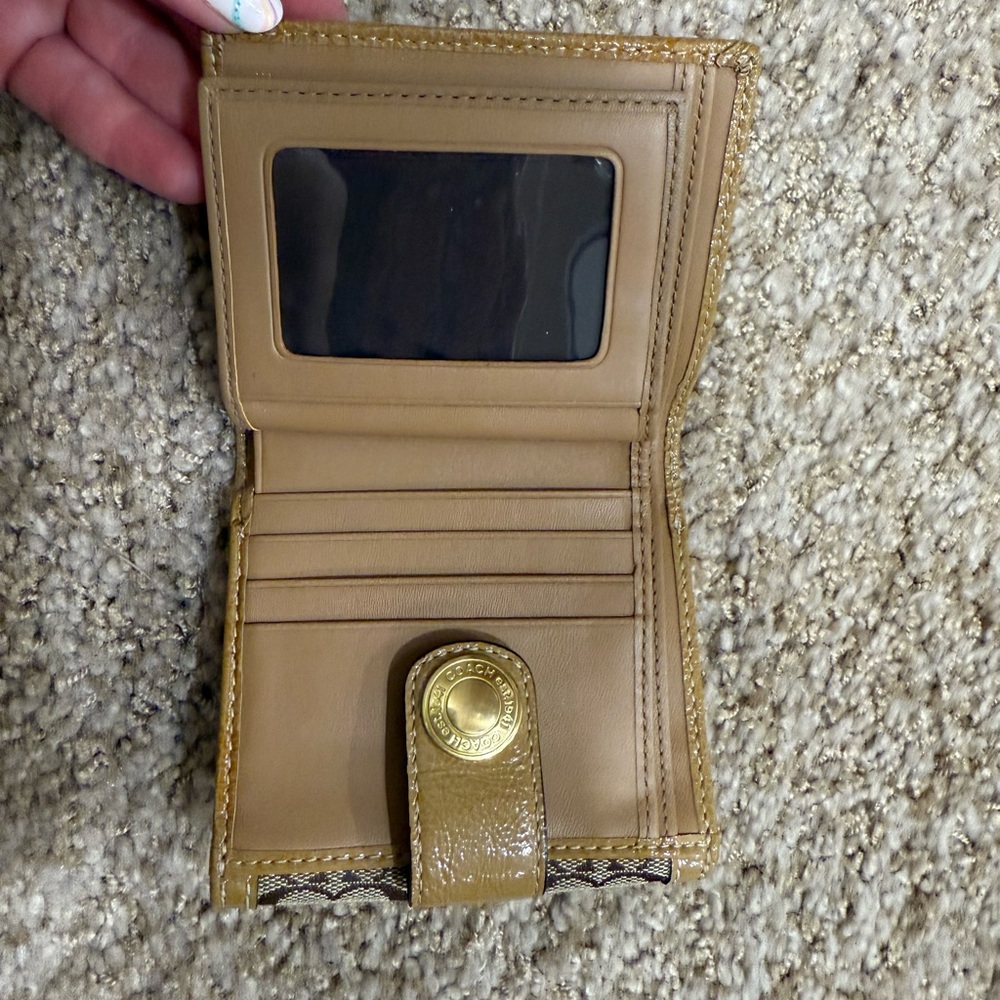 Brown and Tan Patterned Wallet - Picture 3 of 8